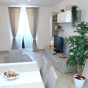https://garibaldi-suites-apartments.catania-hotels.net
